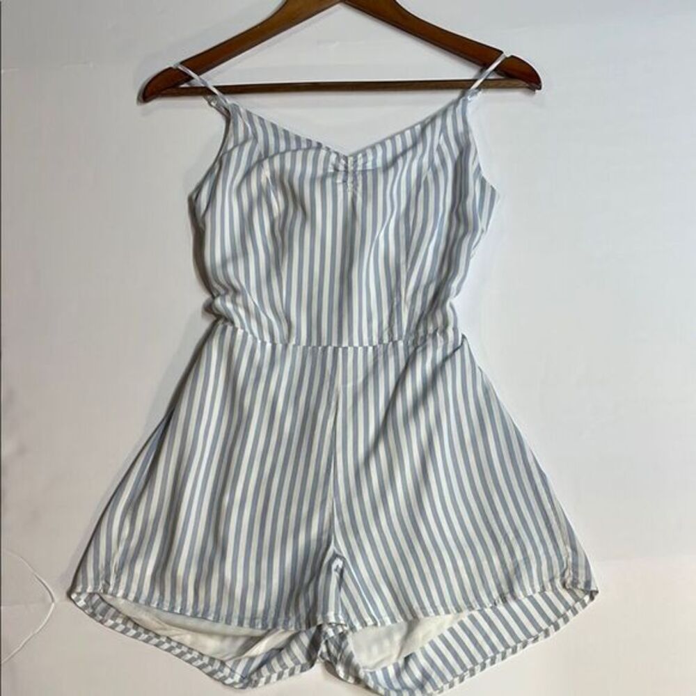 Aeropostale Women’s/Junior Summer lightweight Blue/White Romper Sz S
